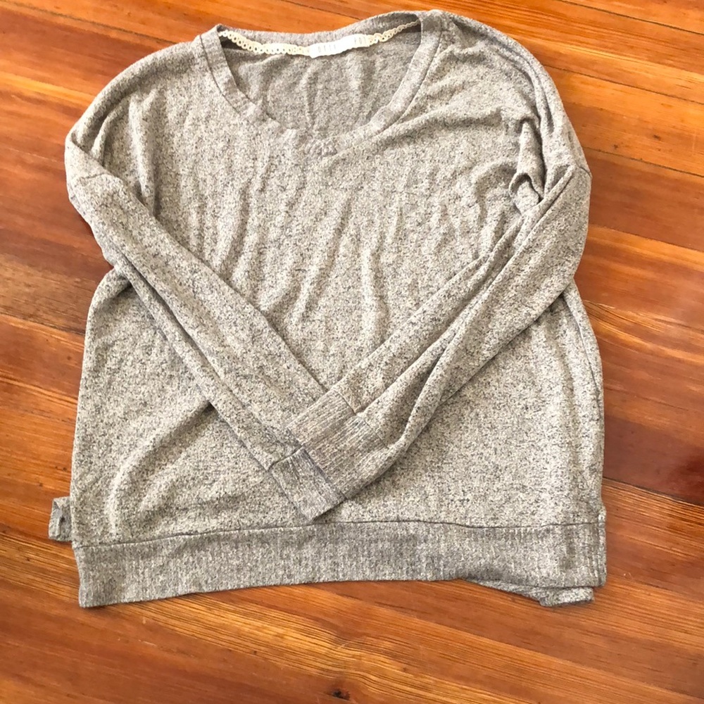 Simple grey top